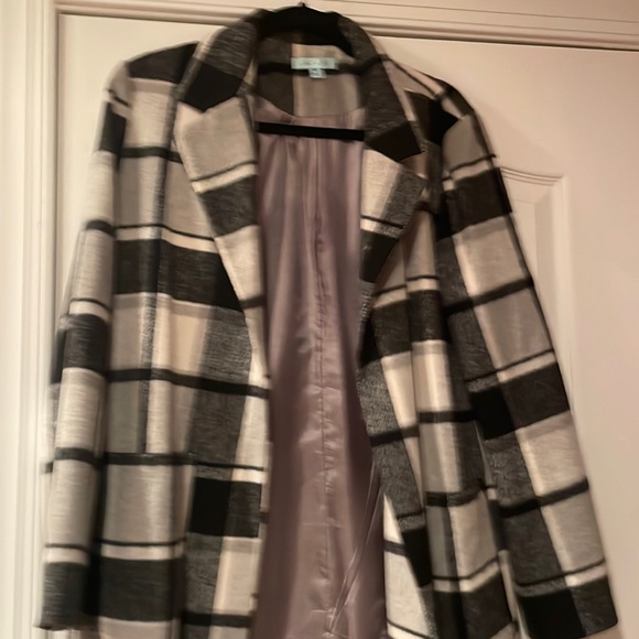 Coat - Picture 1 of 2